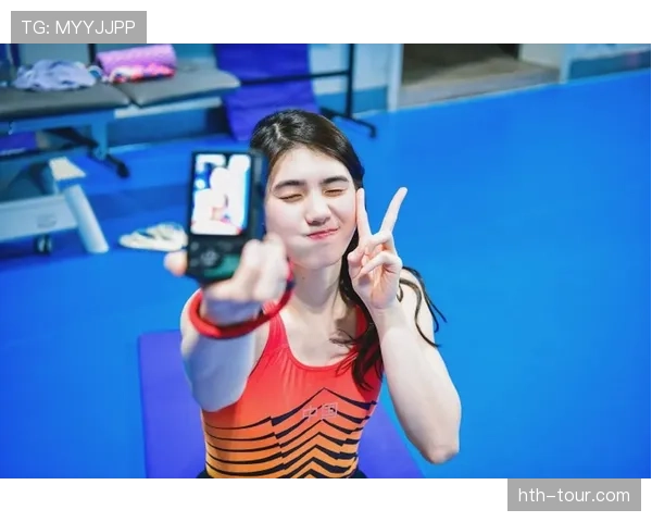 张雨霏训练完直接啃鸡腿？这自律和放纵切换也太丝滑了